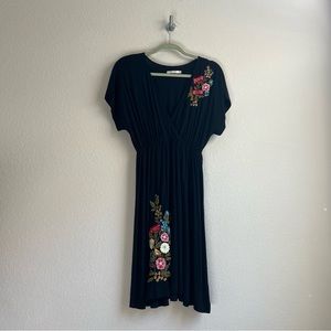 Anthropologie CAITE Black Embroidered Floral Knee Length T-Shirt Dress S